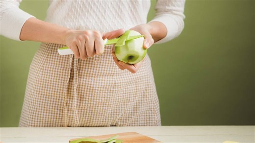 Prăjitură de post cu mere și nuci. Rețeta rapidă pentru un desert de casă delicios și aromat