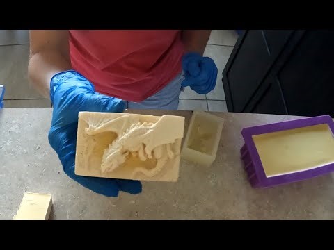How to Make an Easy Lard Soap - 4 Ingredients - RECIPE INCLUDED