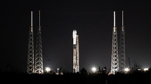 Updates: SpaceX launches moon mission and lands booster in Florida