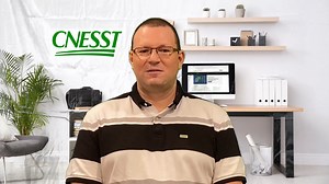 Rendre un milieu de travail sécuritaire est une tâche essentielle. Pour y arriver, il faut identifier les risques présents dans le milieu de travail et agir afin de les éliminer. Parmi les risques identifiés par la CNESST comme des « tolérances zéro », c’est-à-dire des dangers à conséquences graves, se trouvent les chutes de hauteur. Simon Boily, inspecteur, aborde le sujet dans cette vidéo. 👇 | Commission des normes, de l'équité, de la santé et de la sécurité du travail