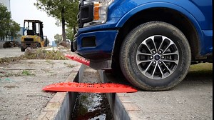 Amazon.com: AUTOWIKI Recovery Traction Boards Tracks Mat Tire Ladder for Sand Mud Snow Off-road, 2 Pack Black : Automotive