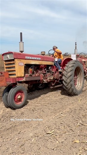 Tandem FARMALL Tractor #bigtractorpower #caseih #tractor