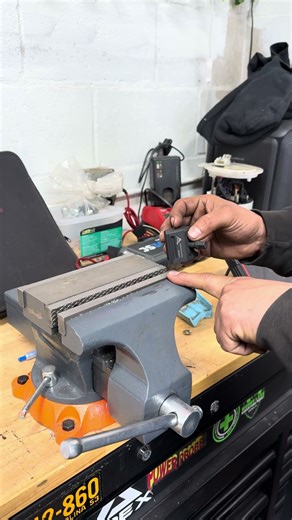 Astrionnova Suspension Strut Spreader Tool Demo 🔧