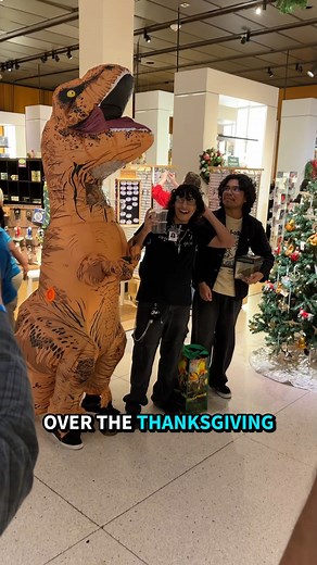 🦃🍂 Looking for fun and adventure over the Thanksgiving holidays? 🍂🦃 Bring the whole family to the Houston Museum of Natural Science and FALL into some of our amazing special exhibitions! Step into the cradle of Chinese civilization and watch history come alive inside Terracotta Warriors. Travel to Egypt's fabled Valley of the Kings to accompany famed Egyptologist Howard Carter inside King Tut's Tomb Discovery Experience Step inside Death by Natural Causes to explore the macabre and face your