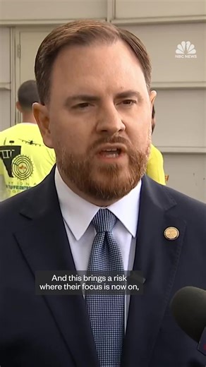 105K views · 1.1K reactions | Air traffic controllers will not get a full paycheck as the government shutdown enters two weeks, according to the National Air Traffic Controller Association. Workers handed out flyers at DCA explaining the impact of the shutdown on air travel. | NBC News | Facebook