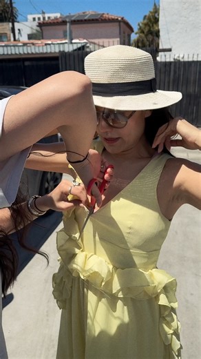 Whoa. She cut up her dress and TRANSFORMS it! 🤯 The first dress was $5. The second dress is worth $5000. | Silly Skits & Sentimental Scenes