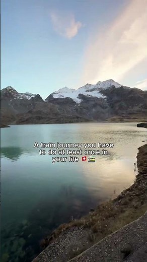 HOW TO GET A DISCOUNT ⬇️ This train is the Bernina Express from Tirano in Italy 🇮🇹 to Chur in