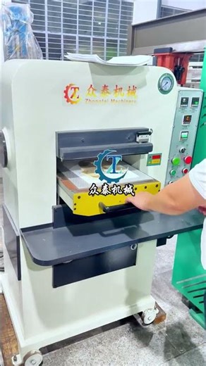Pressure-retaining hydraulic flat embossing machine, hand-pulled sliding worktable