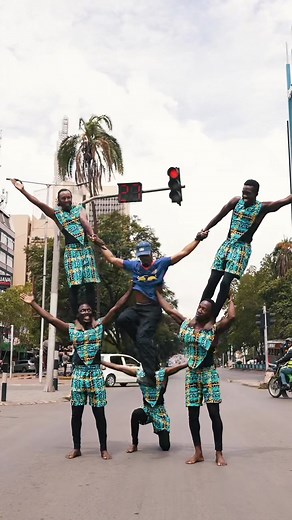 Hitting every beat on Nairobi streets!🔥😮‍💨 @Stalamuerte #RedBull #GivesYouWiiings #RedBullDanceYourStyle #dance #nairobi