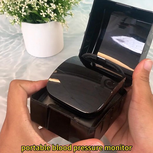 Leave it anywhere handy. Feeling different but not sure why? Get instant clarity on what's just part of life and what deserves attention. ✨ Understand Your Body's Changes. 🎯 Age with Confidence & Knowledge Order now, ship fast! #AgingWisely #WomensHealth #BodyChanges #WomenOver45 | Meritand&Maker