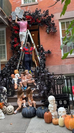 @stoopandthecity | The spooky stoop is getting spookier by the day! Fingers crossed we've got one more surprise up our sleeve before Halloween! 🎃 👻 Spooky... | Instagram