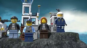 Aidez nos policiers à emprisonner les malfaiteurs dans la Prison LEGO® City Island ! Attention ! Ils sont prêts à tout pour s'échapper ! http://www.lego.com/city/products/prison-island-60130 | LEGO