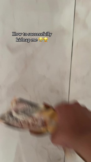 How to Successfully Kidnap Me