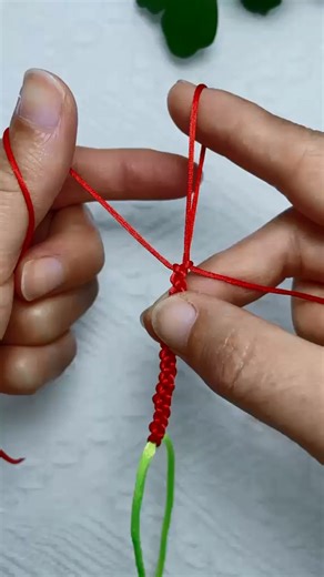 Instructions for tying a ring with lucky red thread #diy #crafts #art | Craft Home