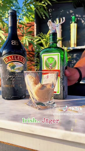 The Irish Jager ☘️🦌 Baileys irish cream Jagermeister #irishjager #jager #baileys #jagermeister #cocktail #jägermeister #jäger