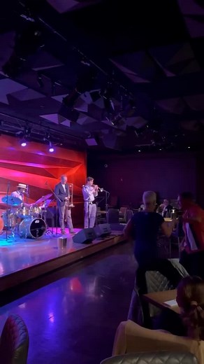 The reviews are in! 😉 I guess we’re a smash hit 🎙️🥁🎻🎺🦴 #jordiandthejitterbugs #jewellomaha Staff: “I haven’t this many people in here (for a free event) in months” Can’t wait to be back! Jewell on Capitol We’re hear to sweep the scene by storm ⛈️ & sweep you off your feet 😏👣💃🏾 . . . #swingband #swingdance #omahajazz #tradjazz #jordantheninja #bigband #bigbandjazz #natkingcole #omahaswingdance #lindyhop #jazzclub #downtownomaha Jordan The Ninja | Jordi & The Jitterbugs