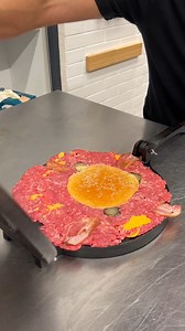 498K views · 1.7K reactions | Double Cheeseburger Roll! A cheesetastic new recipe 燎 | Chefclub Network | Facebook