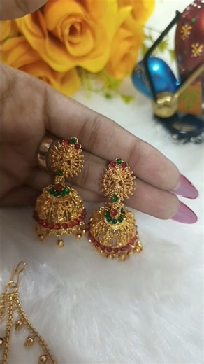 ✨ Gorgeous golden jumkas with intricate filigree. #festivevibes #goldenjumka#goldjewellery#ytshorts