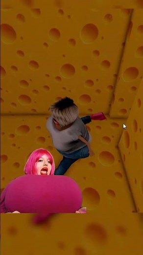 GIANT RAT TRIES TO EAT ME... #funny #gaming #twitch #meme #shorts #cars #roblox #police #satire