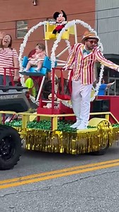 28K views · 125 reactions | When they are giving out prizes for the home built parade float and you want your baby to win.  Credit: tiktok/@mshaed2 Want to be featured? Message us your #FunnyVideos! | Funny Videos | Facebook