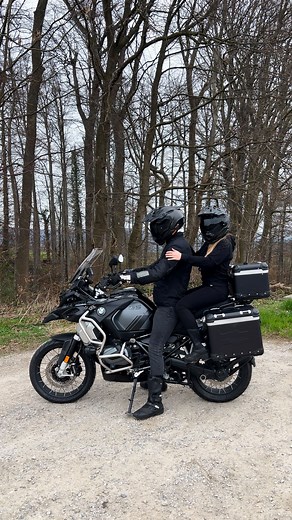 232K views · 5.8K reactions | 3 ways to get on a motorcycle as a pillion! ️‍❤️‍ #motorcycles #pillion #motocouple #motorcyclelife #howto | Sean and Emily | Facebook