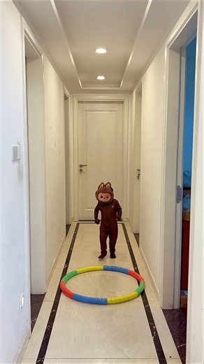 cute Zimomo & Mokoko jumping into the hula hoop