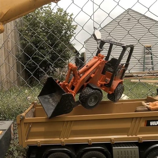 Mack Crane Truck Loads Bruder Loader #rock #metal #metallica #rcconstruction #music