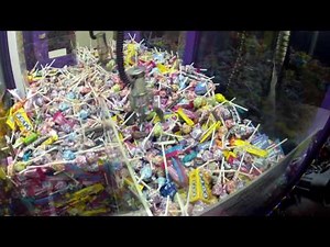 #113 WINNING at the claw machine! CANDY!