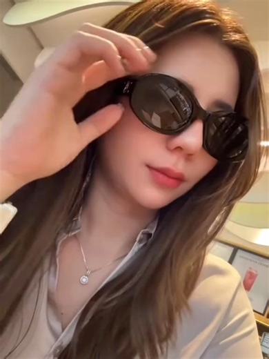 Elina (@elin_wijaya)’s videos with suara asli - Elina