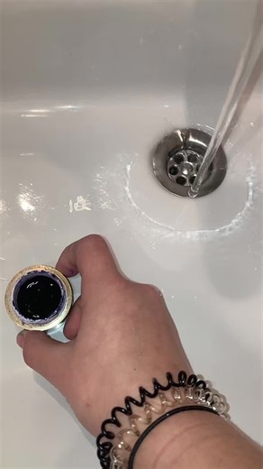 Fi-v-ar picătura cu ce mai scriu eu azi la școală 😑#viral #foryou #picaturadecerneala