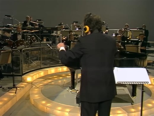 Bucks Fizz - Making Your Mind Up _ United Kingdom �� _ Winner of Eurovision 1981 (720p60fps)