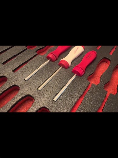 Made a custom foam drawer insert for a ratcheting screwdriver collector. A bit of a detour from the usual, but this made me happy. #snapon #toolstorage