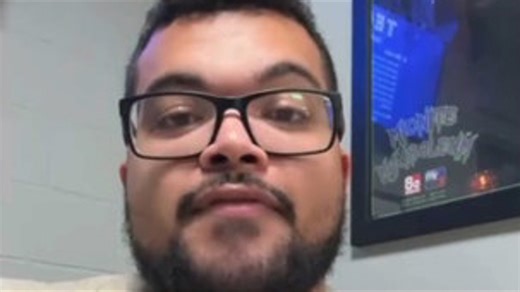 Illinois floral shop gifts over 300 bouquets to nursing home residents