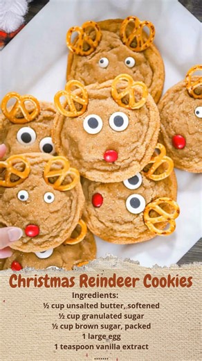 Christmas Reindeer Cookies | Cakecrafted Recipes