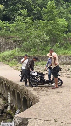 Man trapped in river, helped by kind stranger #RoadRescue #Kindness #Inspiration #Rescue