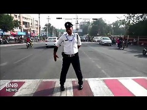 India's 'moonwalking' Traffic Cop Turns Heads