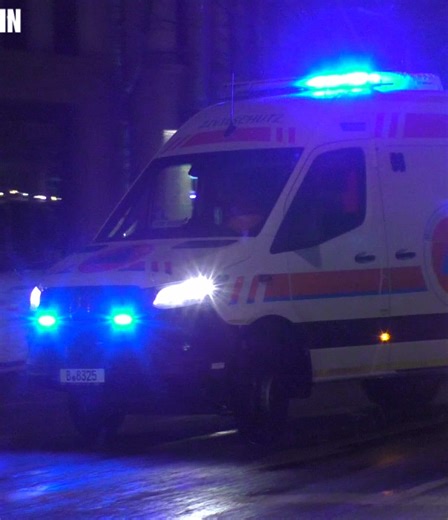 Großflächiger Stromausfall im Südwesten Berlins! Johannes Berlin KTW-B/RTW-B-7410/3 auf Einsatzfahrt! #berlin #fyp #viral #blackout #malteser @112_Eberswalde @blaulicht.M @Blaulichtspotter.Berlin @Einsatzfahrten_Berlin @bluelightfahrten_Berlin @Einsatzfahrten_Lei&RBK @Blaulicht_Lukas @🚑🚑 @Einsatzfahrten Eberswalde📸🚨 @Berliner_BlaulichtFahrten