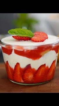 LIVE RECIPE: EASY STRAWBERRY TIRAMISU