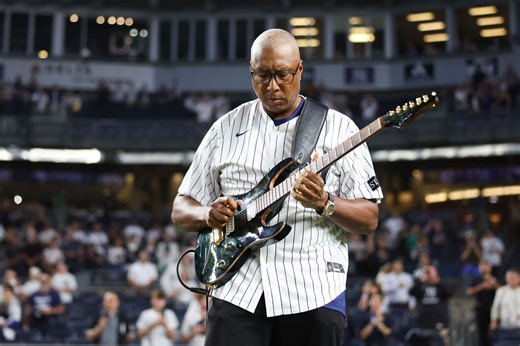 "I always kept my guitar with me": Bernie Williams opens up about secret Yankees jam sessions and music career