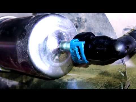 Fuel filter replacement BLUE CLIP 2006 Lincoln Navigator Overview Install, remove or replace