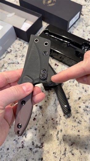Kizer adding retention screws to their kydex sheath 👌 👍 . #itsthelittlethings #dailygearguide