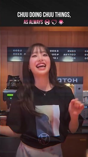 Chuu doing Chuu things, as always 😭💖🌟 | (Loona) angel-modus