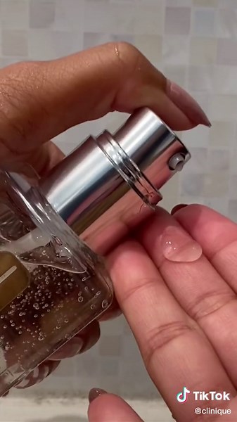 Hydrating Jelly Skincare: Clinique Moisture Surge Review