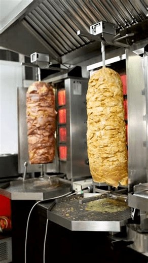 clip-3997318917-vertical-view-video-double-module-chicken-beef-kebab