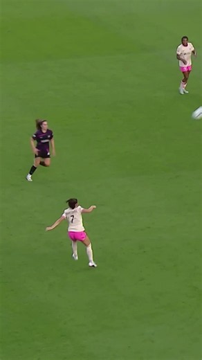 Malia Berkely puts it all on the line ❌⚡️