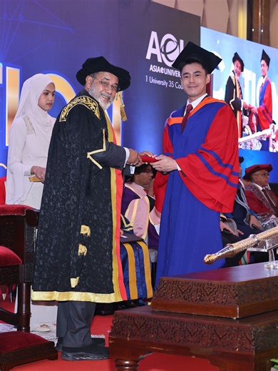 读书这件事，没有太迟这回事。每一个决定，都是在为未来的自己铺路。 #毕业典礼 #找工心得 #日常vlog #人生成就解鎖 | Alfred XiaoLay 雷毅