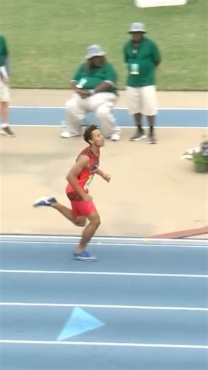 We all know there’s a pretty good freshman 800m runner out there right now by the name of Cooper. But don’t sleep on THIS Cooper — Joshua Cooper, to be exact — who ran 1:54.32 to win the freshmen division at @atracknationals on Sunday. That’s LEGIT 💨 | MileSplit