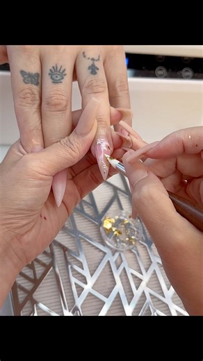 24K views · 138 reactions | Ombre marble gold flake nails   #tamhousa #xuhuongreels #viralreelschallenge #nailsupply #NailArt | Tam Ho Usa | Facebook