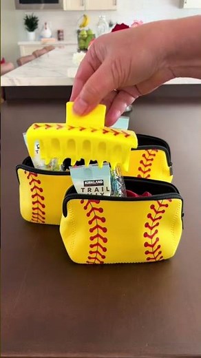 Lets make softball team gifts for girls. Softball gift idea for players to start or end the season!