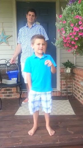 Boy peed his pants during Ice bucket challenge